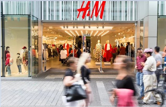 Gigante do varejo de moda H&M anuncia lojas no Brasil a partir de 2025
